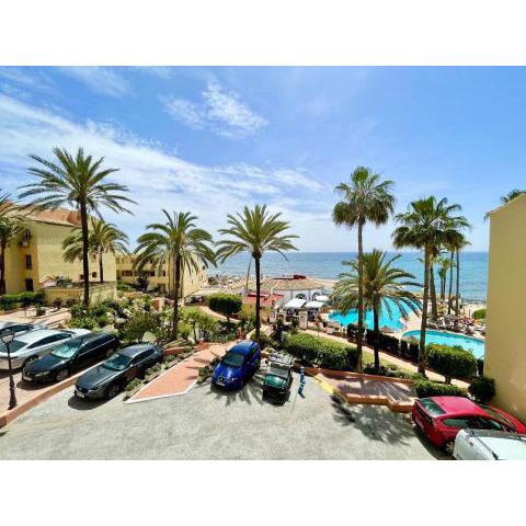 2 bedroom top floor apartament with open sea views CS197