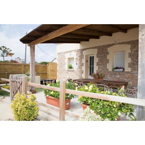 3 bedrooms house with enclosed garden and wifi at Camarles 5 km away from the beach