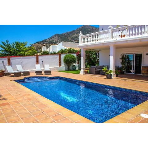 4 bedroom villa Mijas Pueblo with pool & BBQ