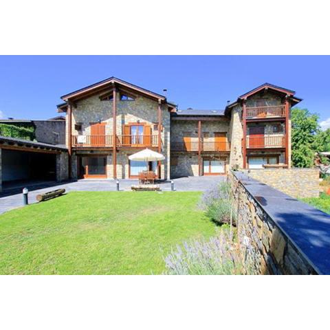 4 bedrooms house with enclosed garden and wifi at Bellver de Cerdanya