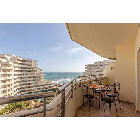 797 Holiday Rentals - Piso en Benalbeach con vista al mar y piscinas