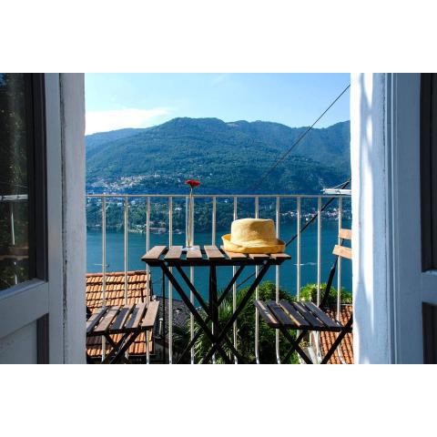 ALTIDO Cosy Apt for 4 with Balcony and View of Lake Como