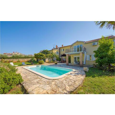 Amazing home in Porec with Outdoor swimming pool and 4 Bedrooms