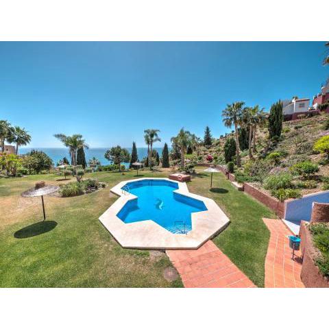 Amazing villa with magical view and pool in Nerja