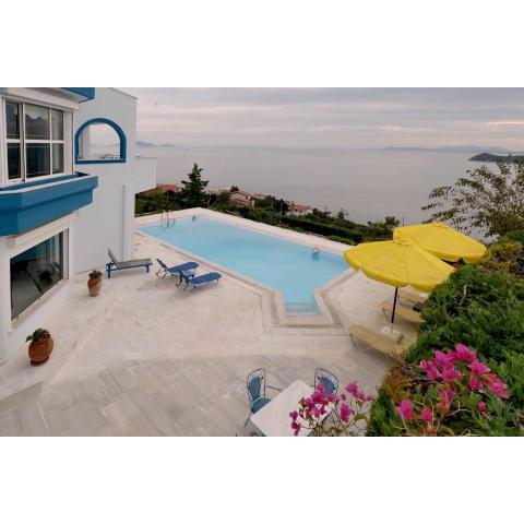 ANEMOLIA LUXURIOUS VILLA