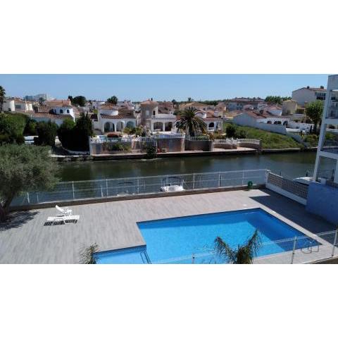 Apartament amb piscina