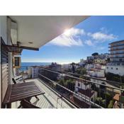 APARTAMENT PAU CASALS, 2 min walk from the sea & sea view