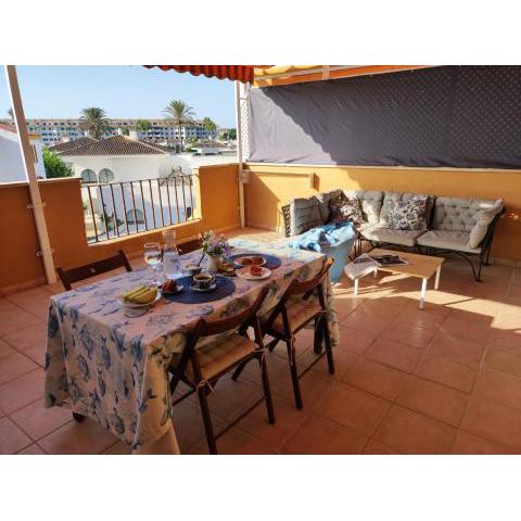 Apartamento con gran terraza a 50 m de la playa