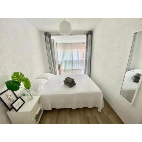 Apartamento con piscina y garaje, Playa a 10 min