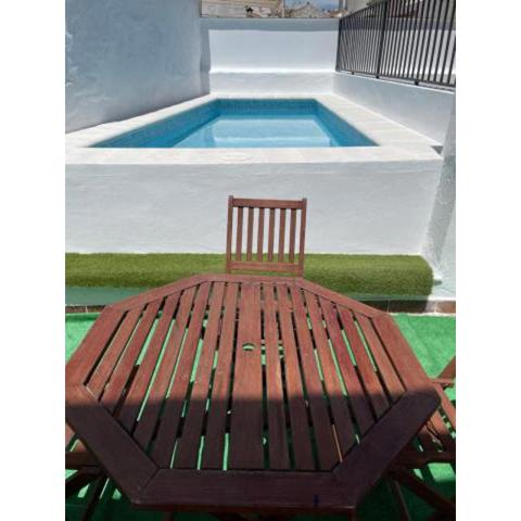 Apartamento nuevo con piscina en el centro 