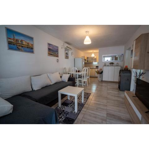 Apartman Mira II