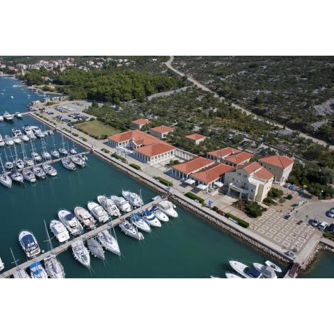 Apartment ACI Marina CRES