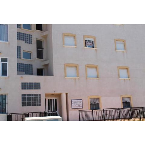 Apartment Gerry with communal pool