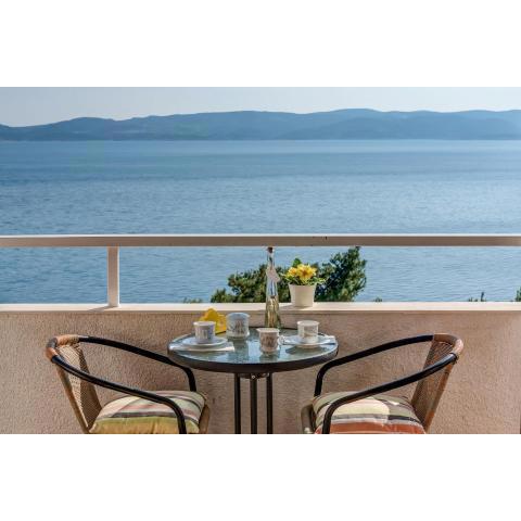 Apartment Tajci-near pebble beach