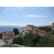 Apartments by the sea Bol, Brac - 13665