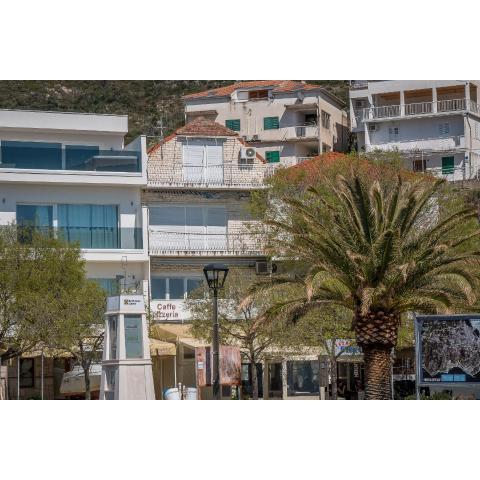 Apartments by the sea Podgora, Makarska - 13086