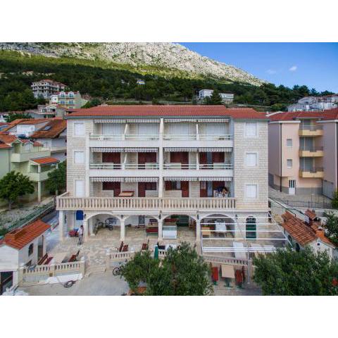 Apartments with a parking space Nemira, Omis - 15727