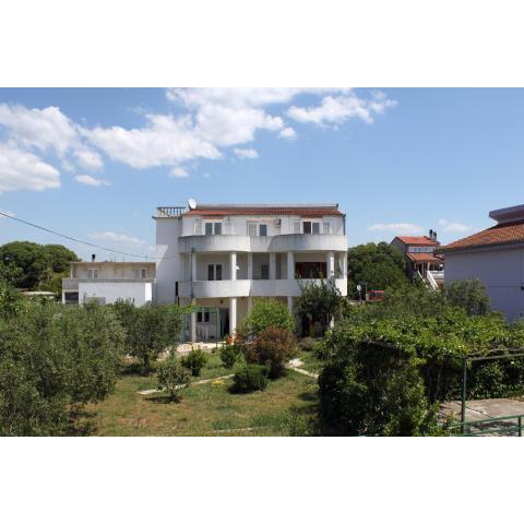 Apartments with a parking space Pirovac, Sibenik - 6276