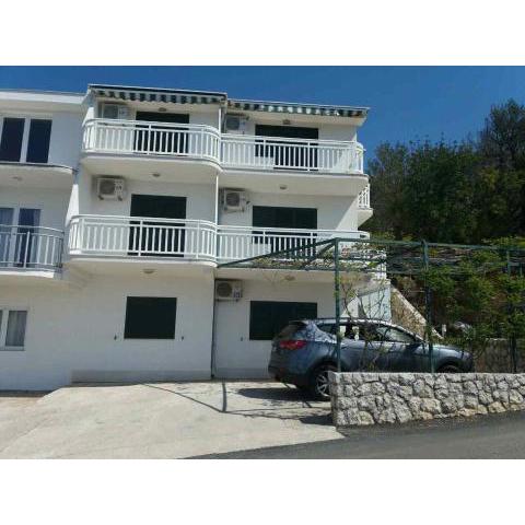 Apartments with a parking space Podgora, Makarska - 12807