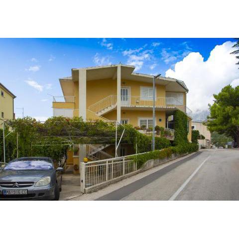 Apartments with a parking space Podgora, Makarska - 12816