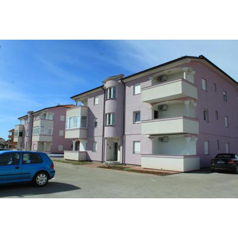 Apartments with a parking space Valbandon, Fazana - 7258