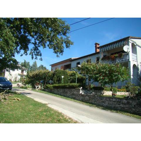 Apartments with a parking space Zajci, Central Istria - Sredisnja Istra - 14303