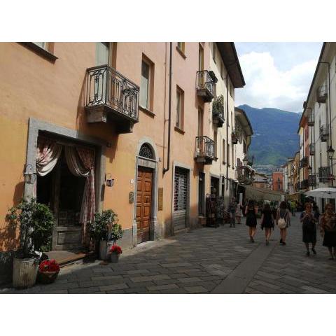 appartamento nel centro storico di Aosta con vista sui ghiacciai