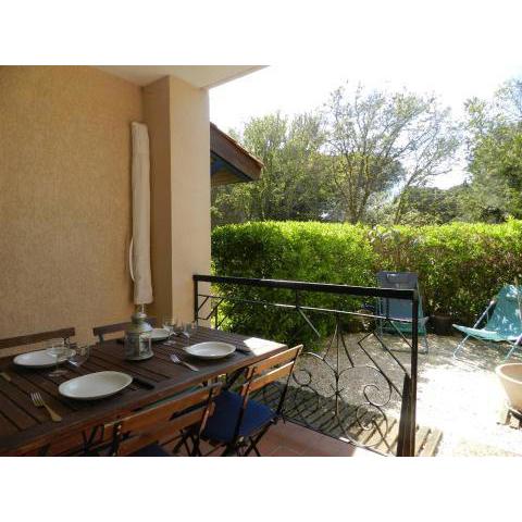 Appartement La Londe-les-Maures, 2 pièces, 5 personnes - FR-1-713-49