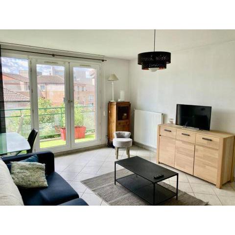 Appartement T2(50m2) Lille Terrase+Parking sécu