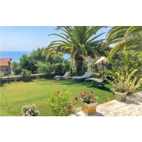 Beautiful home in Brancaleone with WiFi and 5 Bedrooms