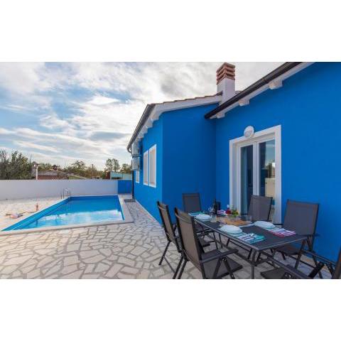 Blue Holiday House with Private Pool