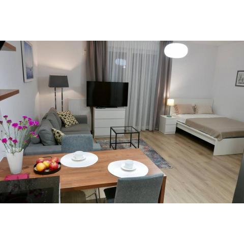 Branickiego 23 Apartment close to Medicover and Paley