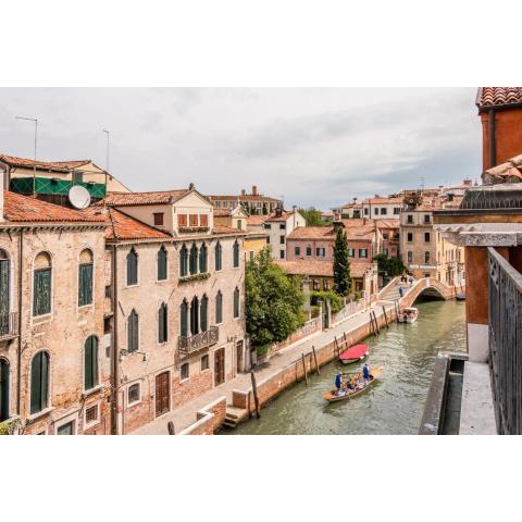 Carmini Canal View and balcony with Lift