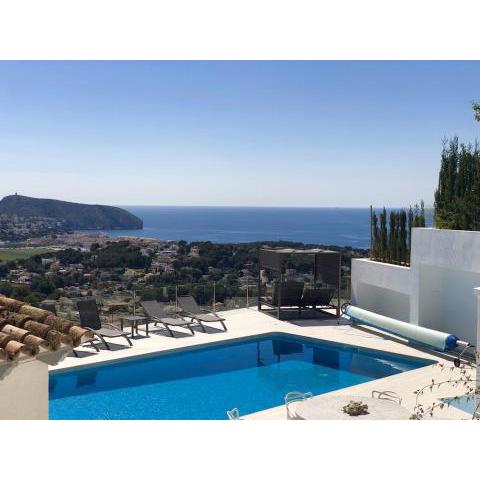 Casa Vida, your villa with panoramic sea views in Moraira.