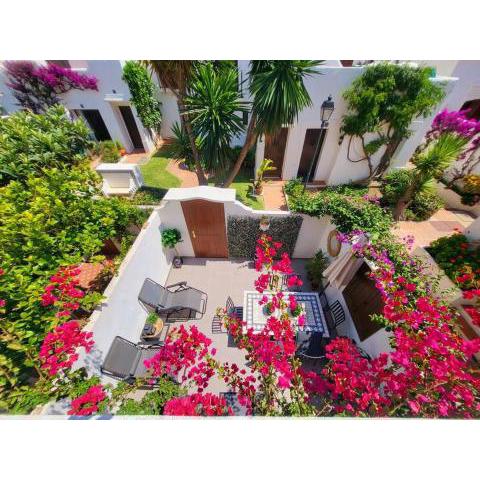 Chic Townhouse by the Sea @ Villacana Playa!