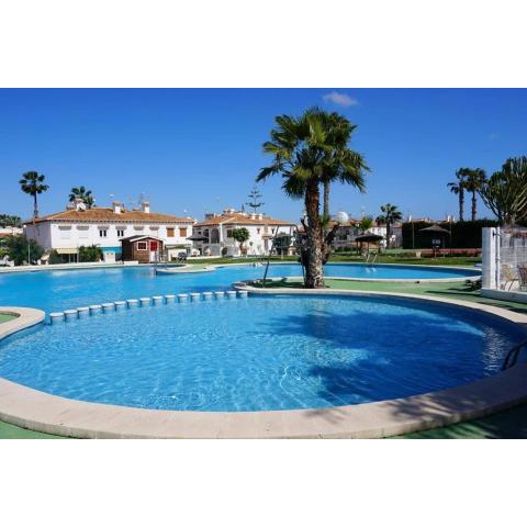 Costa Blanca Bungalow Lago jardin frente piscina 4 personas