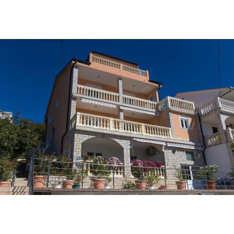 Family friendly apartments with a swimming pool Dramalj, Crikvenica - 5594