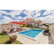 Family friendly house with a swimming pool Gajana, Fazana - 15385