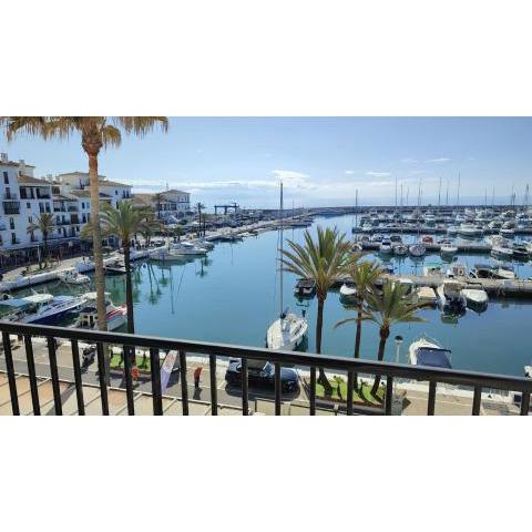 Frontline Penthouse with seaview in of Duquesa port