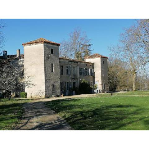 Gites du Château de La Rode pour 2 à 50 Personnes