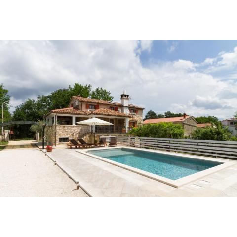 Holiday house Matija with a POOL