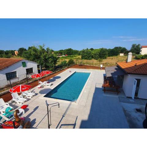 House Lucija Family apartments for max 6 persons with pool in Poreč