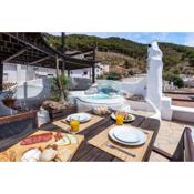 House with roof terrace and plunge pool