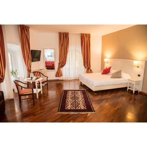 Inn Rome Rooms & Suites