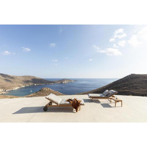 Kir Mimis Awarded Cycladic Villa