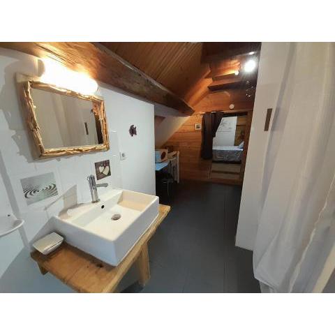 La cabane: Chambre double, salle de bain privée