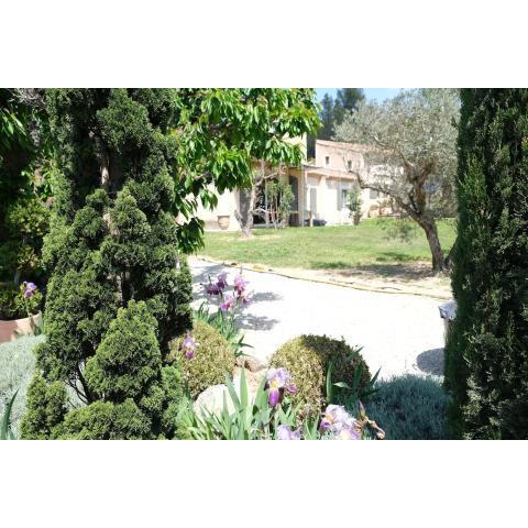 LS1-422 ROUCAS II Villa de charme avec piscine chauffée proche d’Eygalières, au cœur du Parc Naturel Régional des Alpilles - 8 personnes