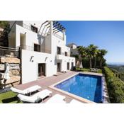 Luxury 4BR Villa - Benahavis Hills & Country Club