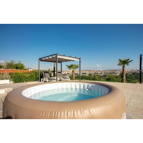 Luxury apartment Tusculum with jacuzzi