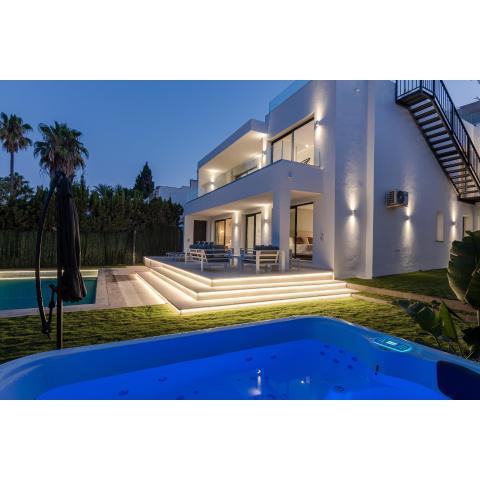 Luxury Villa In Real Club de Golf Guadalmina